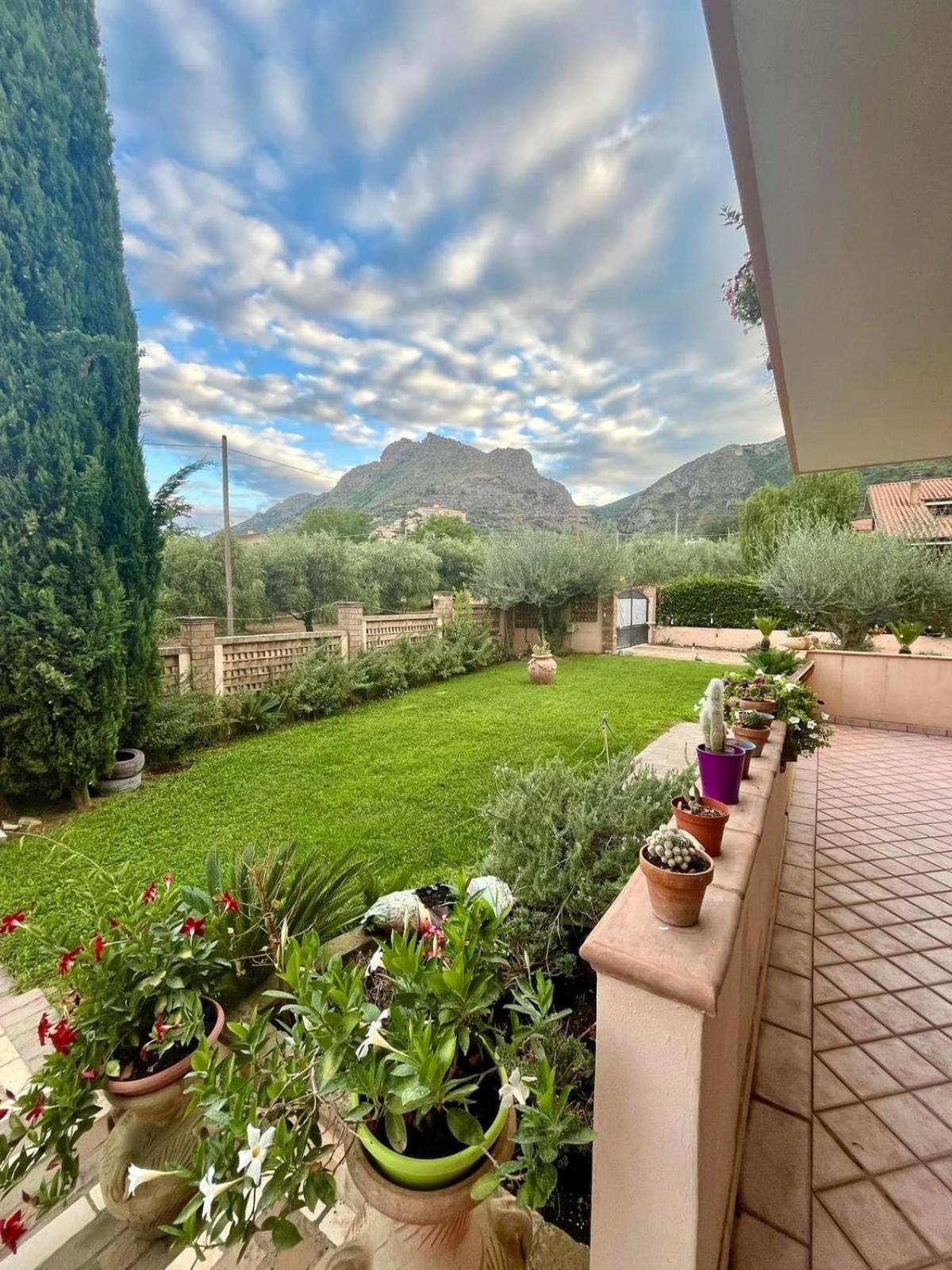 Villa Anna Castrocielo Екстериор снимка