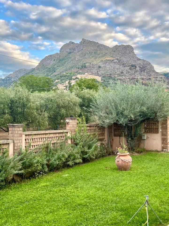 Villa Anna Castrocielo Екстериор снимка